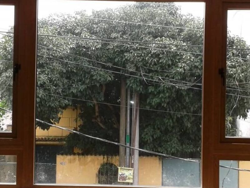 ventana de madera JC Ingenieros Guatemala