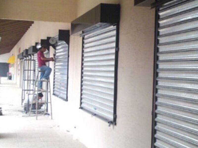 ventanas comerciales enrrollables en mixco