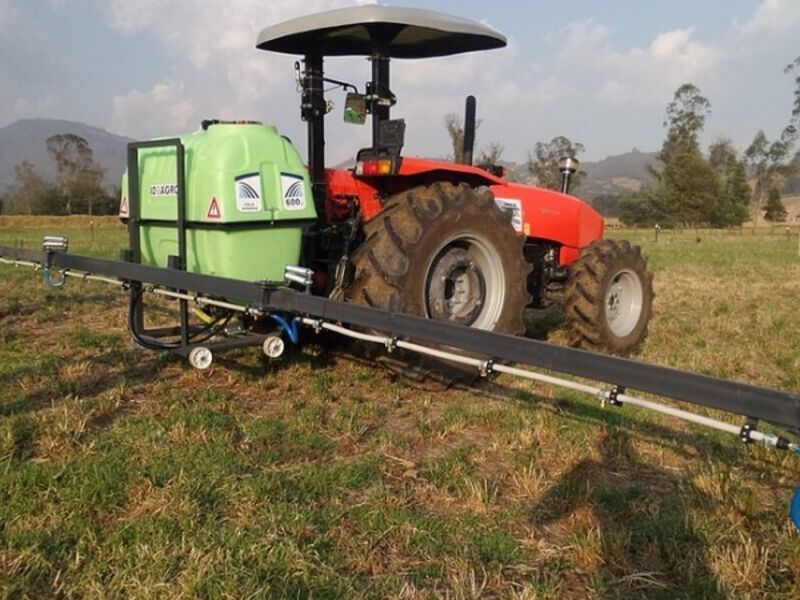 Fumigador a tractor en Guatemala