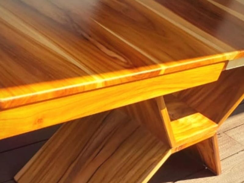 mesa de madera sólida en guatemala