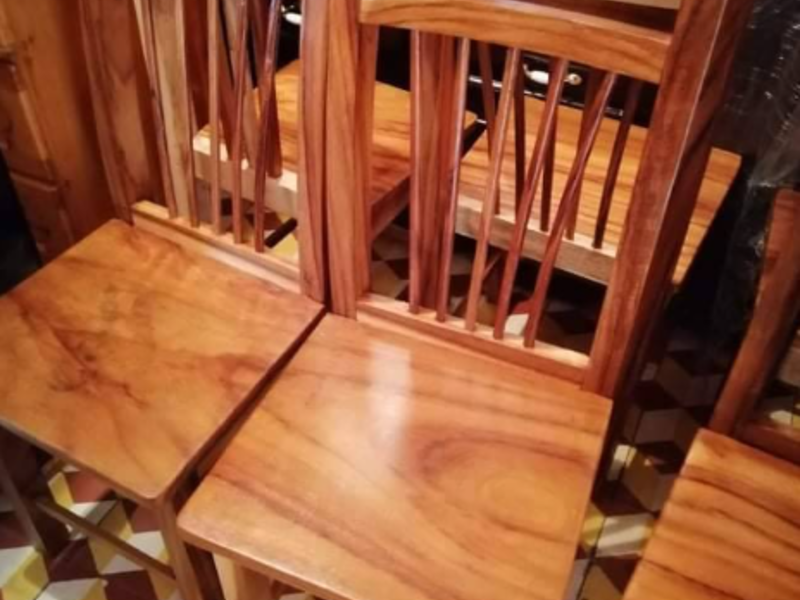 Silla elegante de madera Ciudad de Guatemala