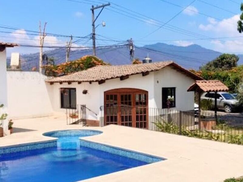 Casas con piscina Guatemala Bucaro