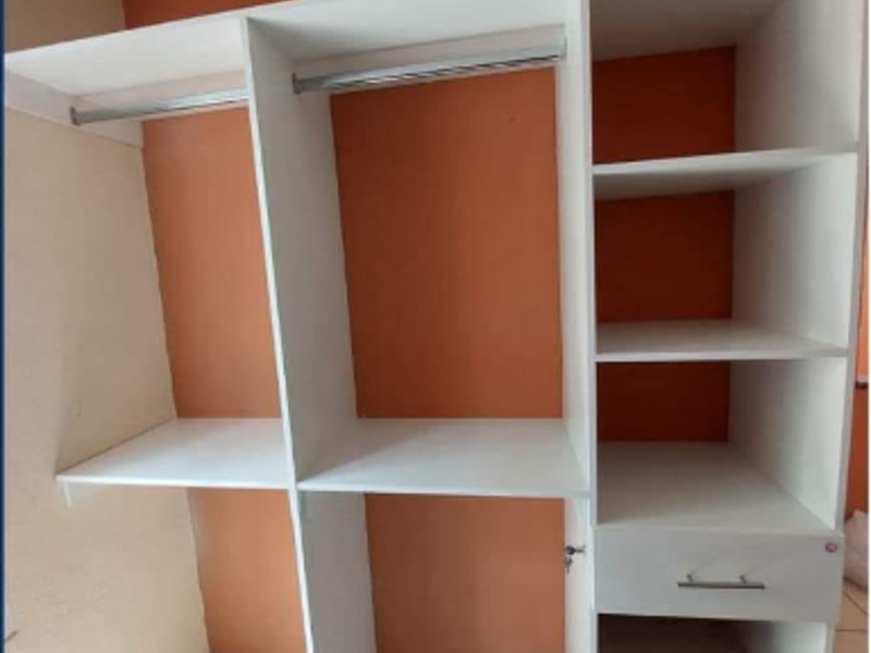 Mueble blanco 9 espacios 1 gaveta Guatemala