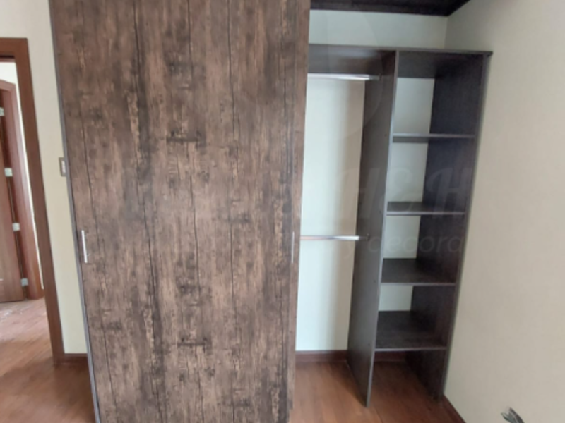 Armario marrón para habitación Guatemala