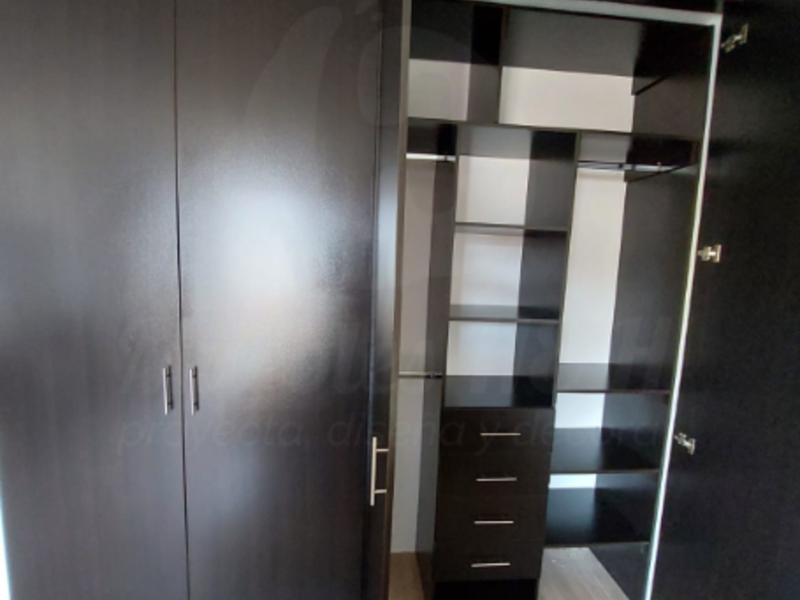 Armario negro Ciudad de Guatemala