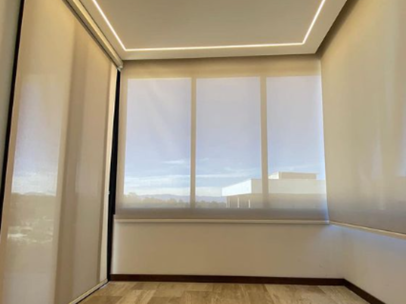 CORTINAS ROLLER SCREEN IVORY CIUDAD DE GT.