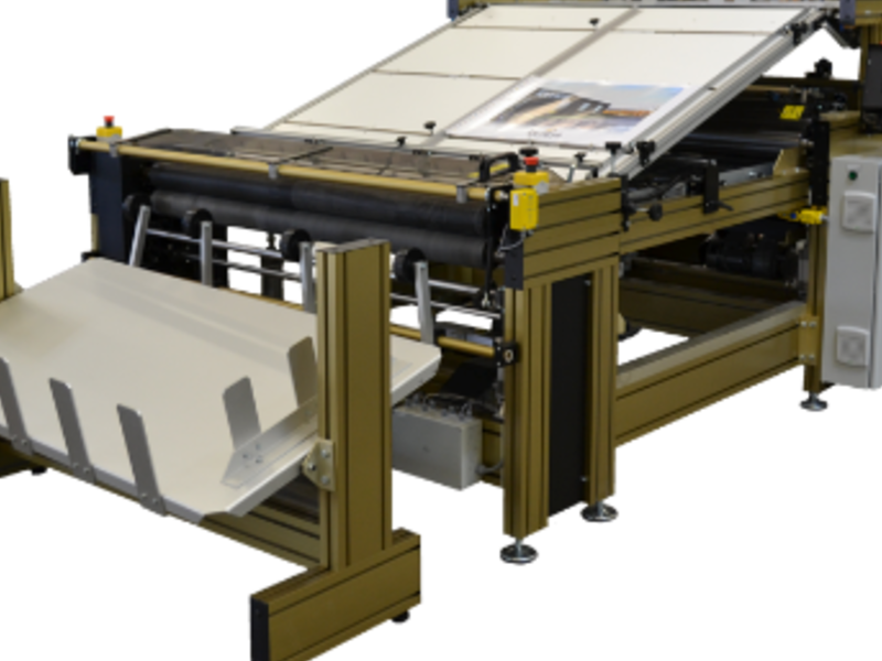 Máquina de encolado y plegado continuo
