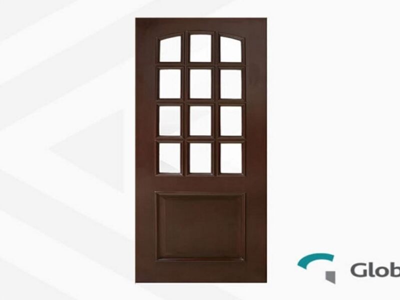 Puerta de madera sólida