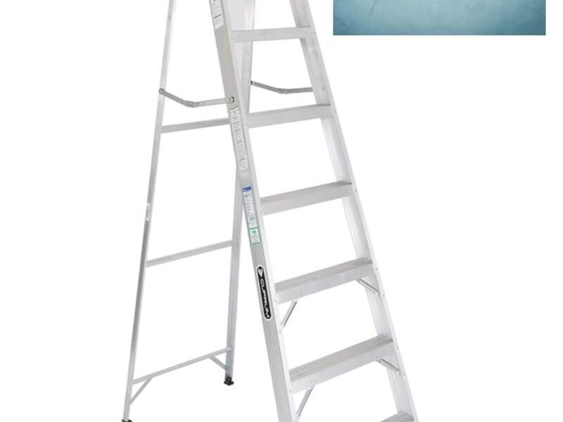 ESCALERA CON TACOS ANTIDESLIZANTE C. DE GT. 