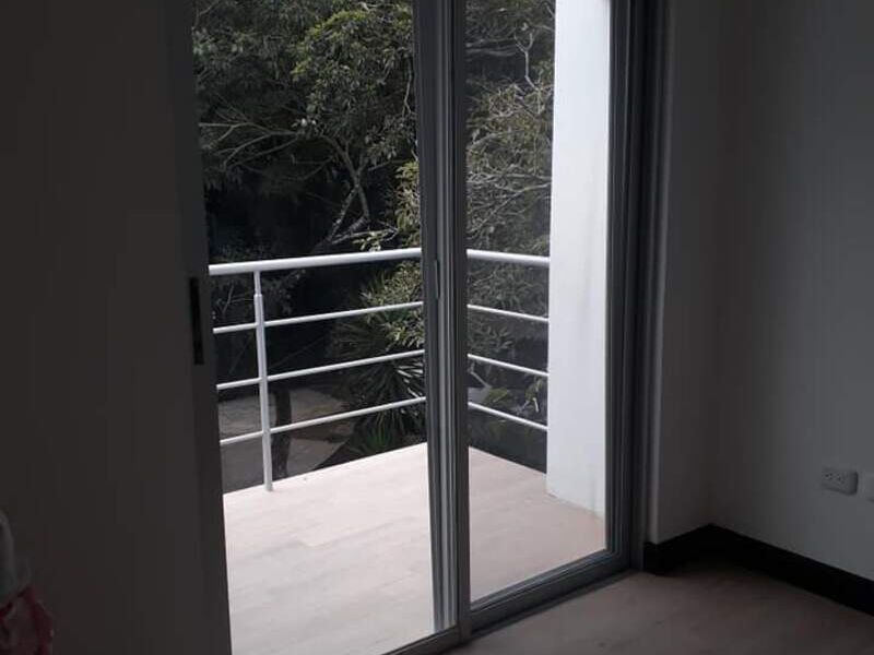 Puerta corrediza doble banda Guatemala 