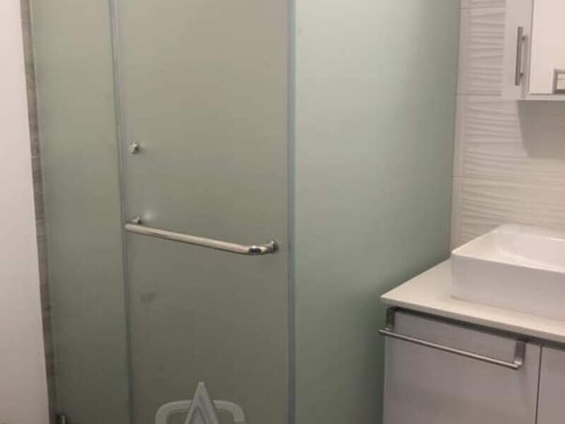 puertas de baño grandes 
