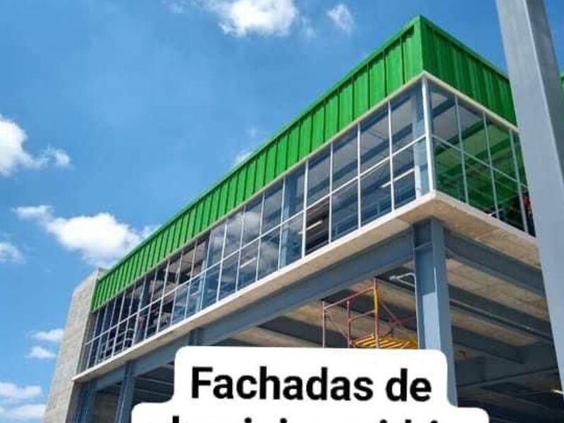 fachada de aluminio y vidrio 