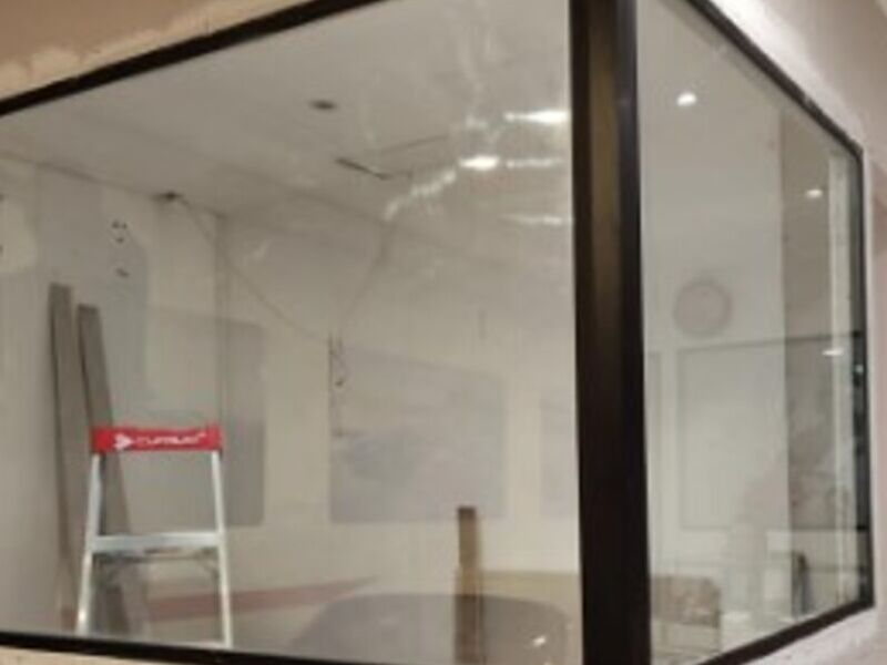 Ventana fija de aluminio Fraijanes