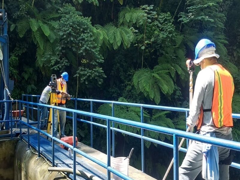 Medición y cálculo de capacidad de embalse