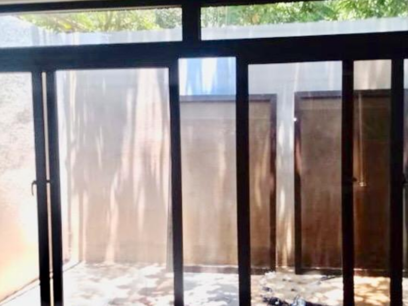 Puerta de aluminio Multi Ventanas Guatemala