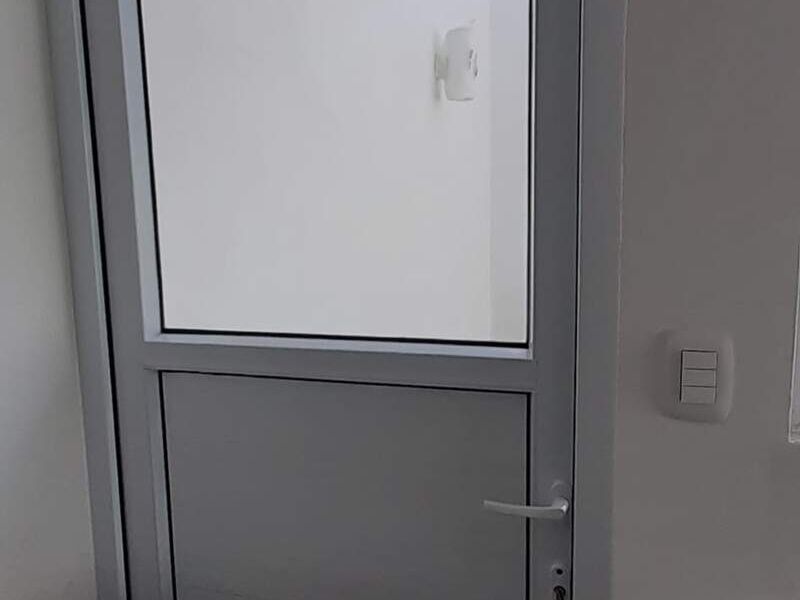 Puertas de aluminio en Quetzaltenango