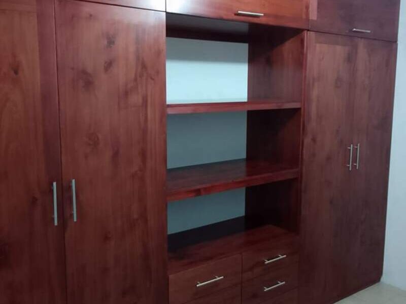 Closet de madera en Mixco