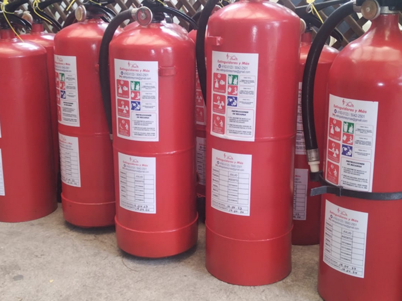 Extinguidor portatil E. y Mas Guatemala