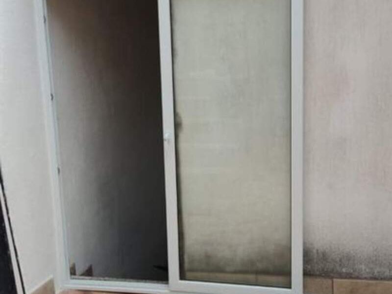 Puerta corrediza pvc 