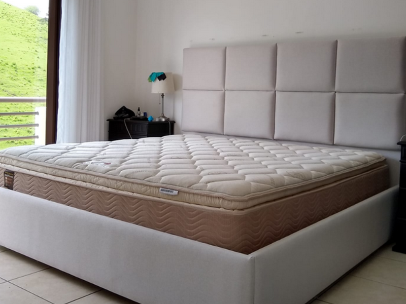 Cama moderna M tapiz GT