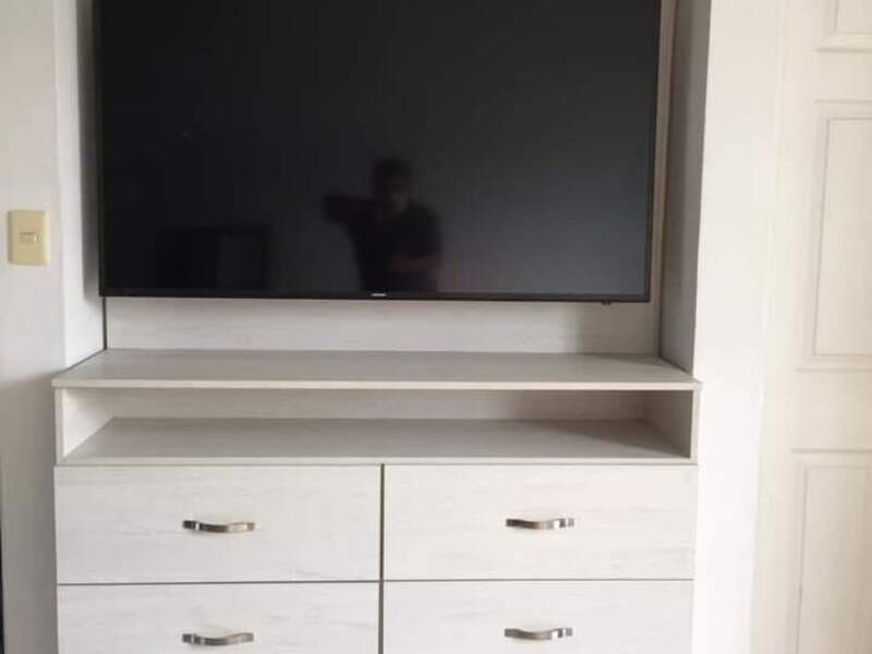 Mueble para TV moderno en Guatemala 