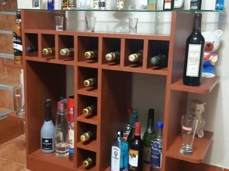 Mueble bar  de madera en Guatemala 