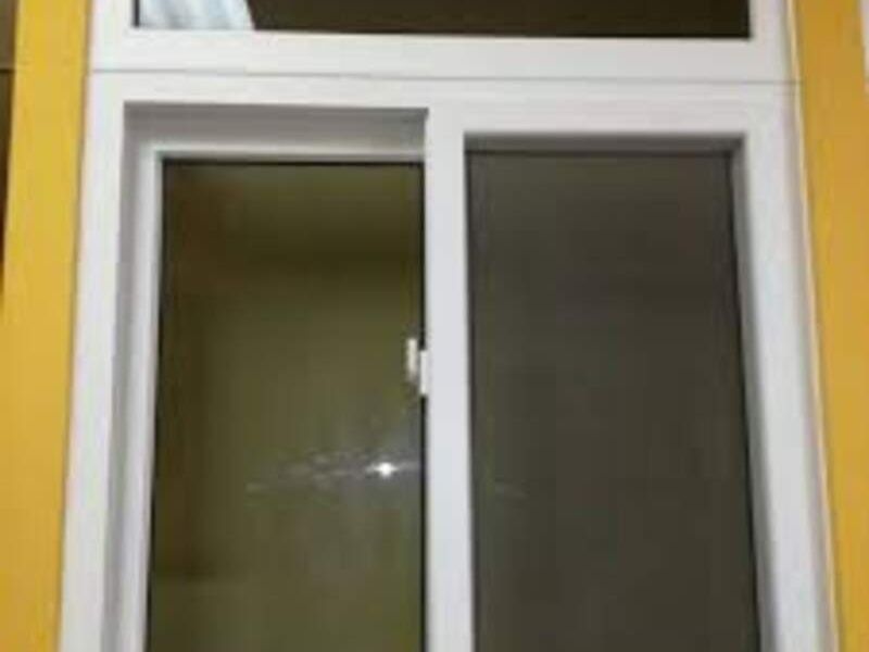 ventana gris deslisable en Mixco