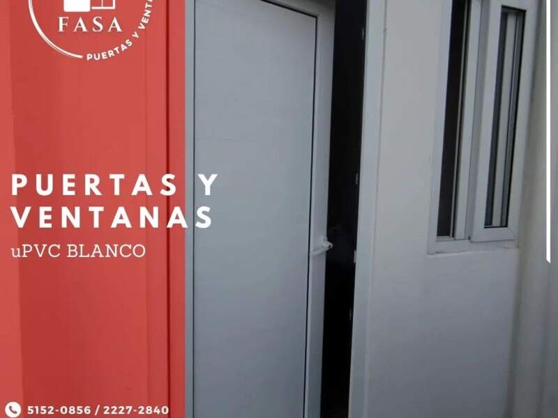 Puerta blanca de aluminio en Tatuana 
