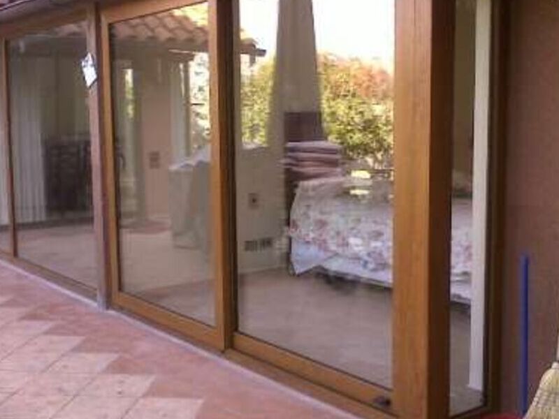 Ventana de aluminio en Cantonesa 