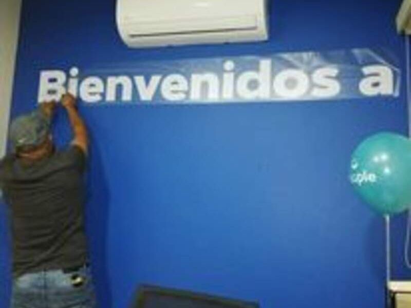 VINIL ADHESIVO 