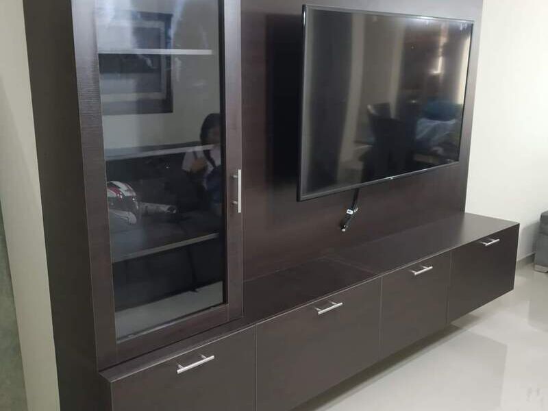 Armario moderno de madera en Las Victorias 