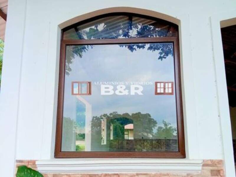 ventanas PVC imitación madera.