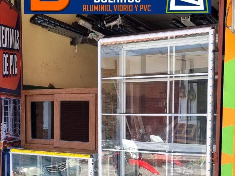 Vitrina aluminio y vidrio