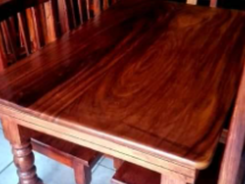 Mesa de madera pequeña Barberena Guatemala