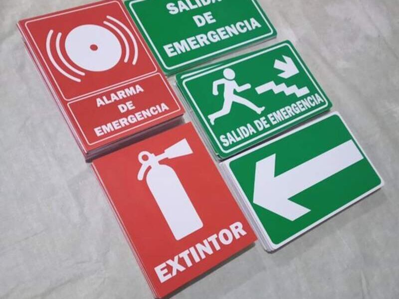 RÓTULOS EN PVC