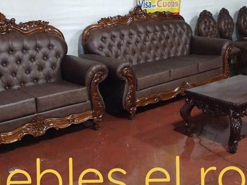 Muebles clásicos café oscuro  