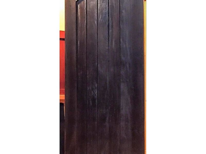 Puerta estilo capilla Guatemala