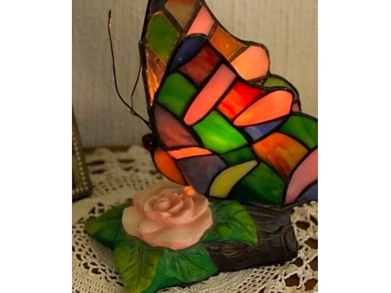 Lámpara mesa diseño mariposa Guatemala 
