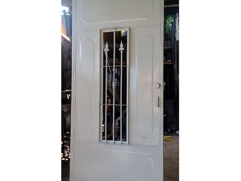 puerta metal diseño Escuintla