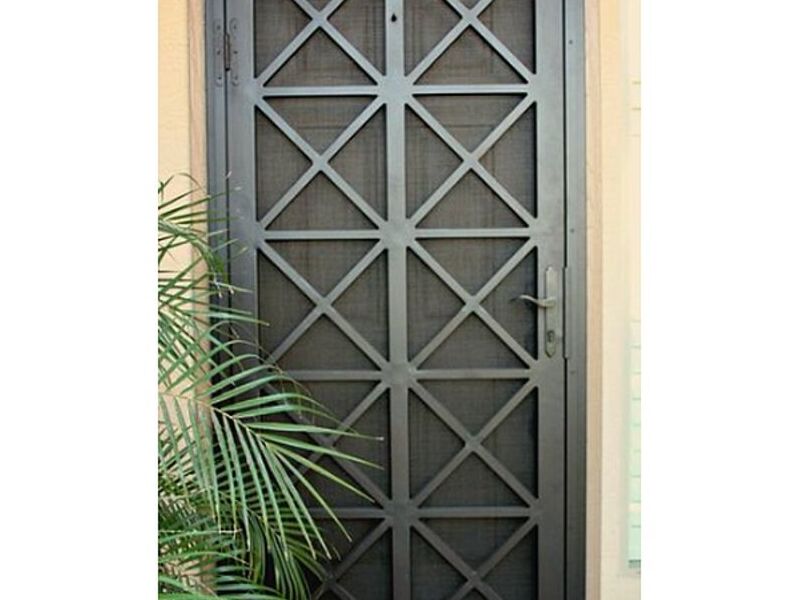 puerta metálica Tecpán