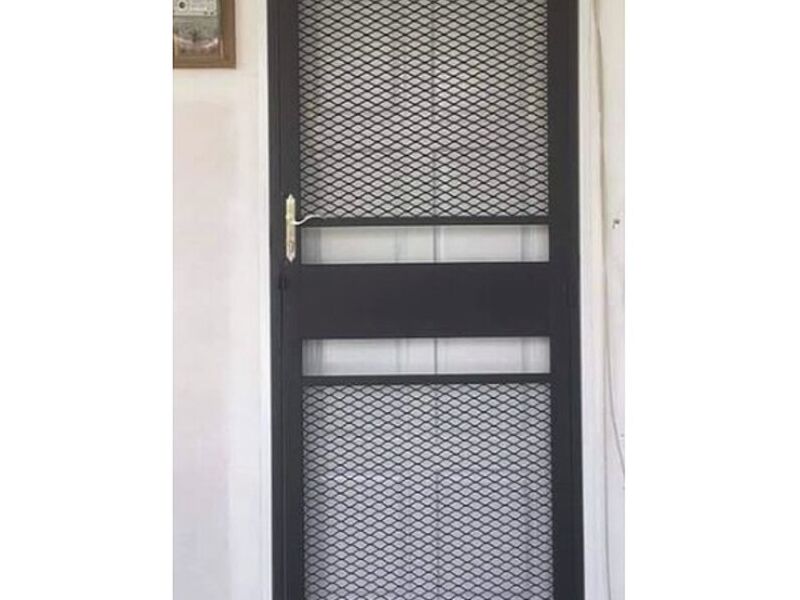 puerta de metal Tecpán