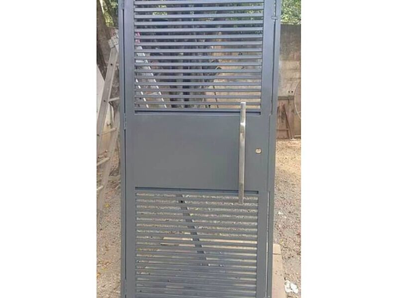 puerta abatible de metal Tecpán