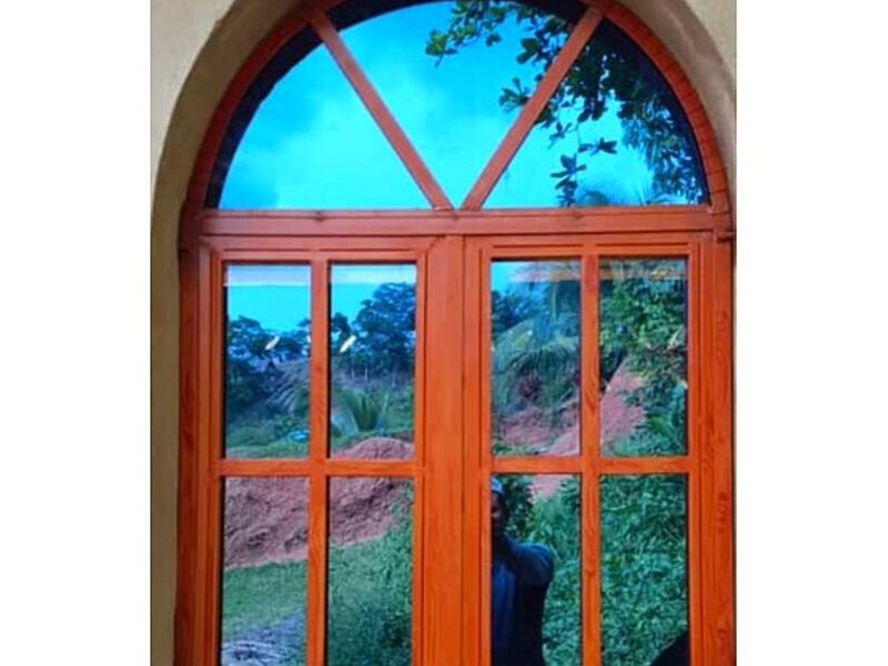 ventana abatible Cobán