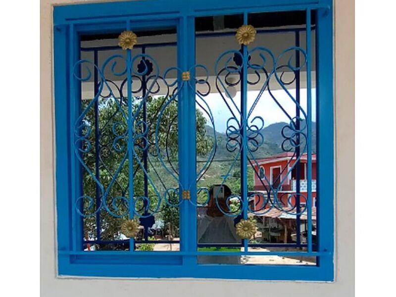 protección de ventana azul Subajasum