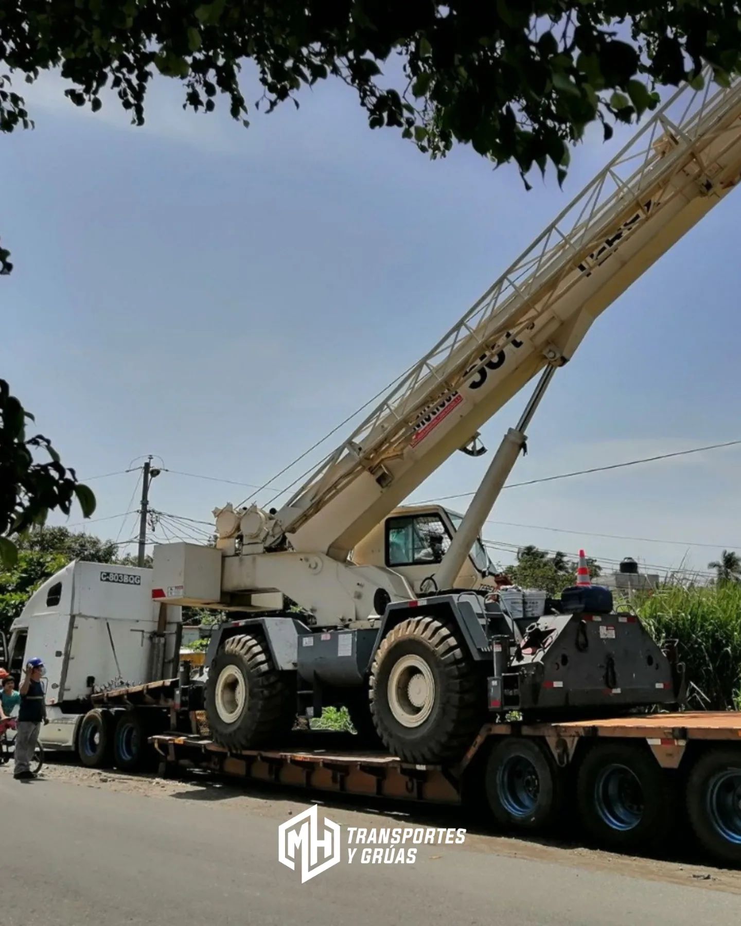 Servicio de gruas hasta 25 tns Guatemala 