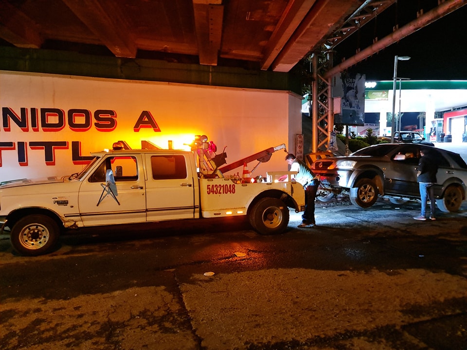 Servicio de gruas las 24 hrs Amatitlan