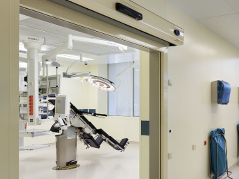 Puerta automática para hospital