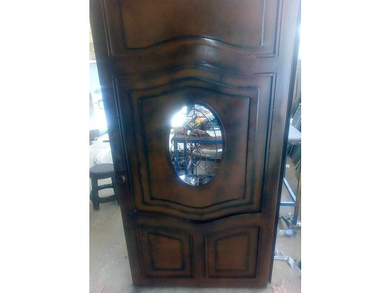Puerta Dark Guatemala