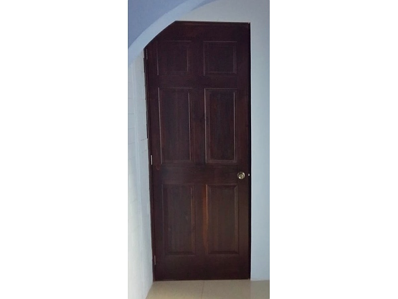 Puerta Dark Guatemala