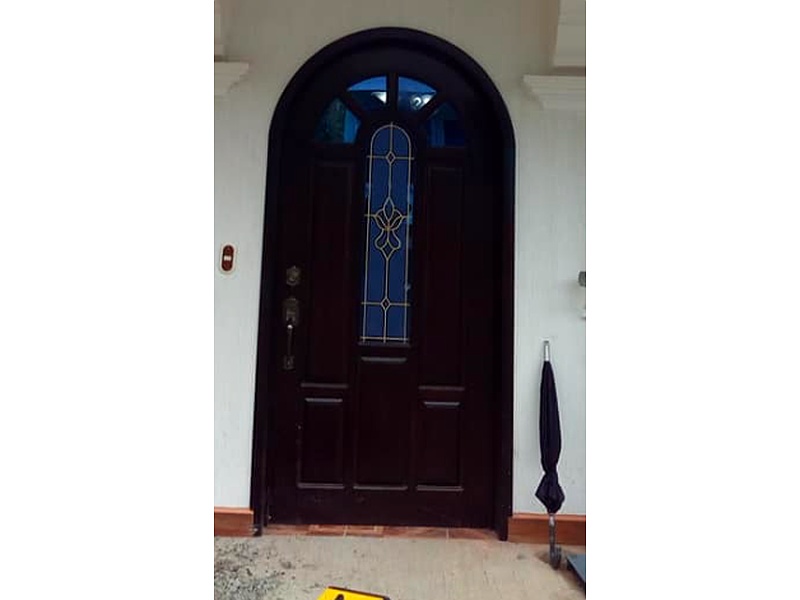Puerta Dark Guatemala